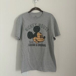 Disney Unisex Size Medium Gray Mickey Mouse Short Sleeve T-Shirt
